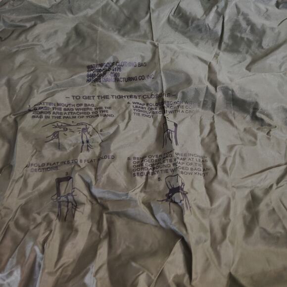 2008 Military Waterproof Clothing Bag, Green, EUC, 18" x 24" - Picture 3 of 3
